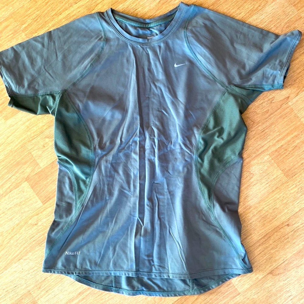 Women’s Nike Dri-Fit Athletic Running Shirt Size Small